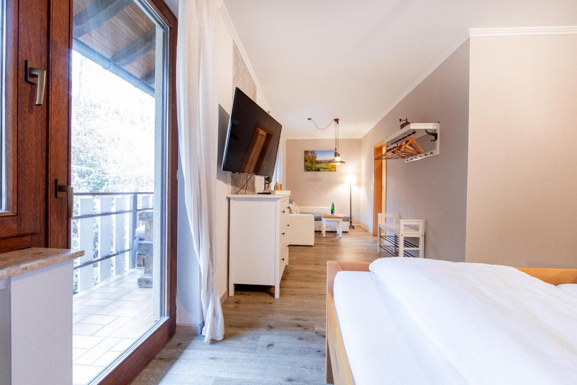 Landgasthaus Zum Kreuzberg Schonbach  Εξωτερικό φωτογραφία